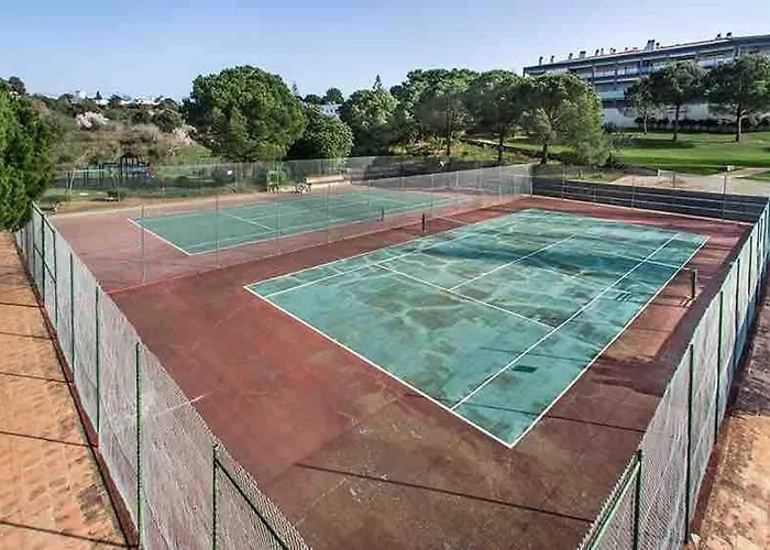 Appartement Lovely 1 Bedroom In With Pool