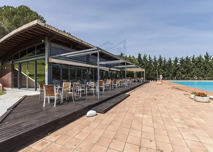 Apartament Lovely 1 Bedroom In With Pool