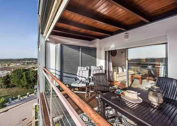 Lovely 1 Bedroom In With Pool *