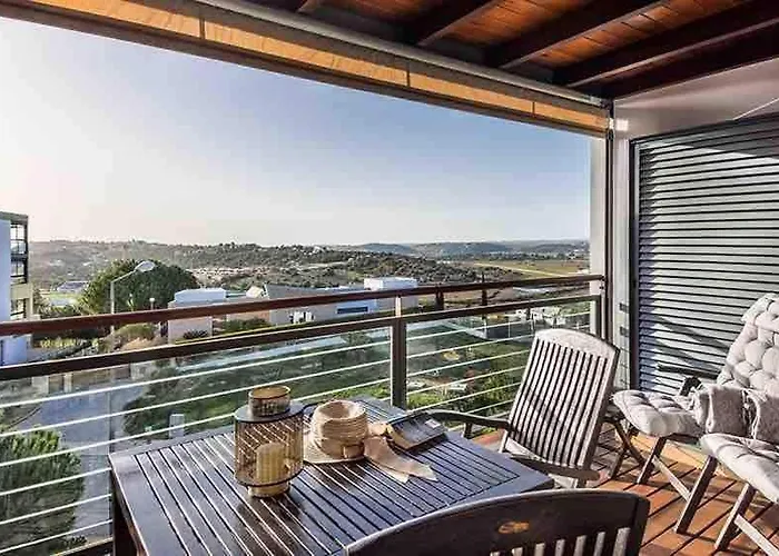 Lovely 1 Bedroom In With Pool *