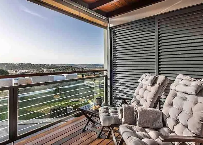Apartamento Lovely 1 Bedroom In With Pool