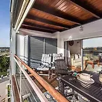 Lovely 1 Bedroom In With Pool *