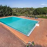 Lovely 1 Bedroom In With Pool