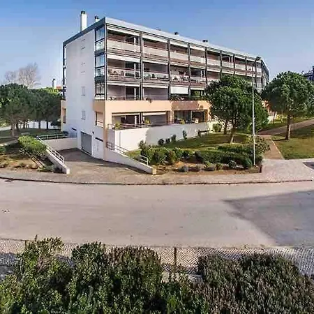 Lovely 1 Bedroom In With Pool