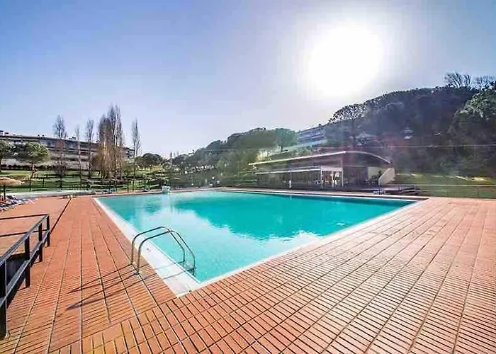 Апартаменты Lovely 1 Bedroom In With Pool Лагуш