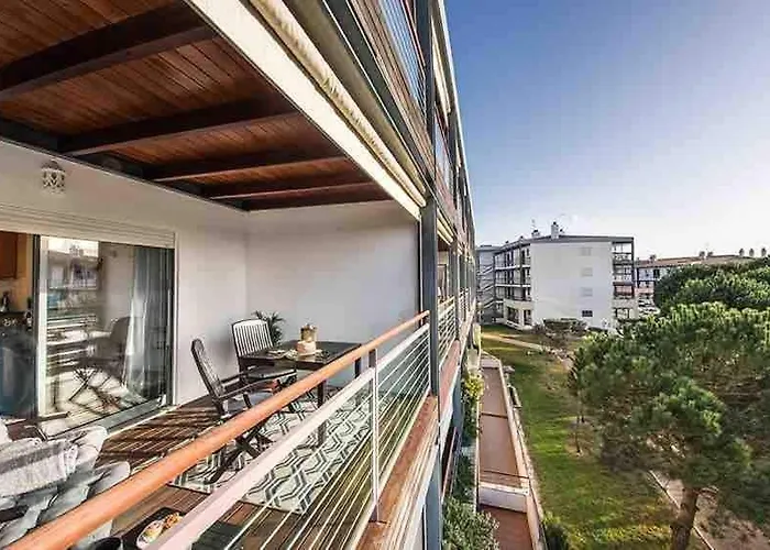 Апартаменты Lovely 1 Bedroom In With Pool *