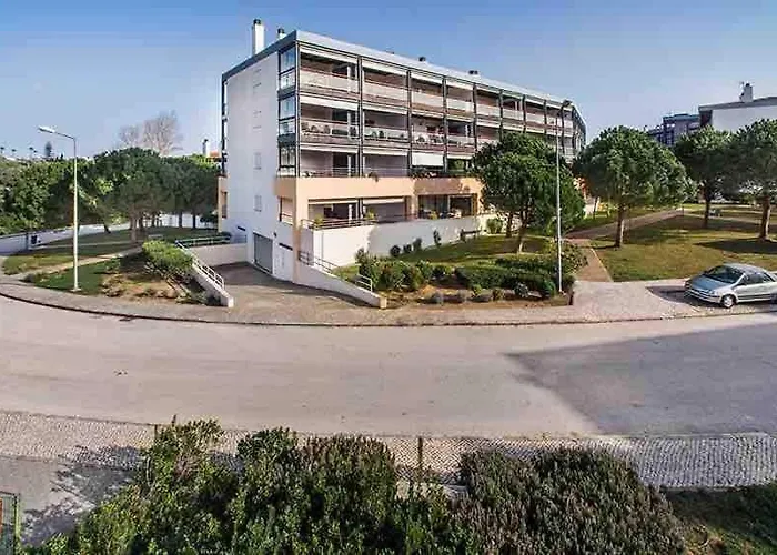 Lovely 1 Bedroom In With Pool